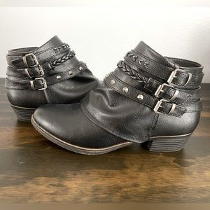 Black Ankle Boots 🖤